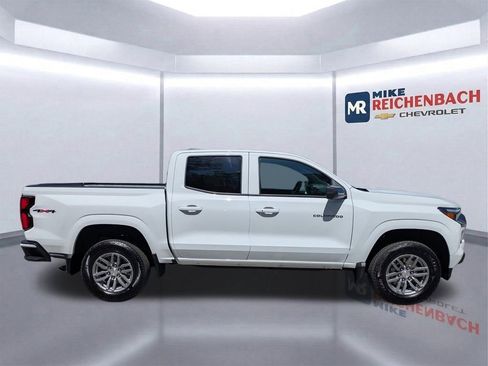 New 2025 Chevrolet Colorado LT w/ LT Convenience Package AWD/4WD image 4