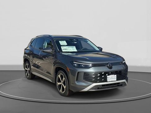 New 2026 Volkswagen Tiguan SE FWD image 1