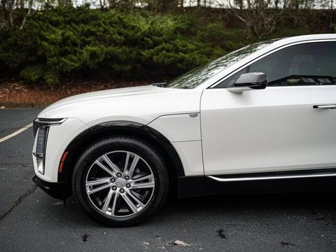 Used 2024 Cadillac Lyriq Tech image 5
