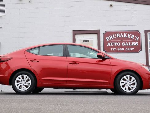 Used 2019 Hyundai Elantra SE FWD image 6
