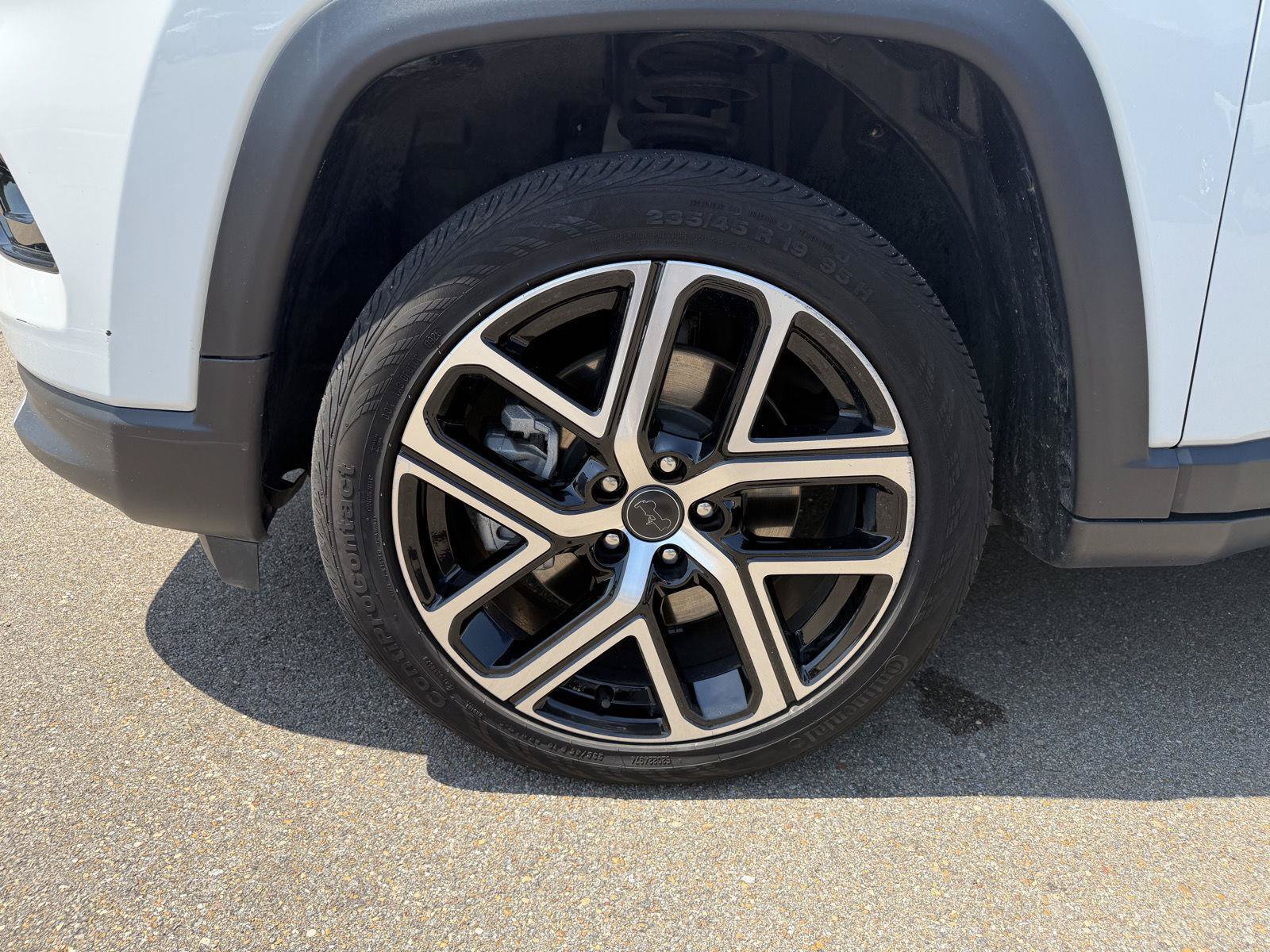 Certified 2025 Jeep Compass Limited AWD/4WD image 24