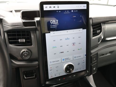 Used 2024 Ford F150 Lightning Flash image 20