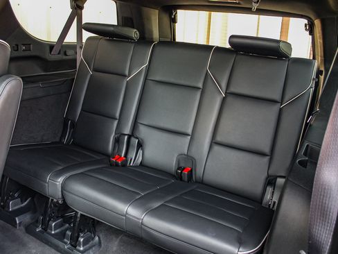 Used 2023 Cadillac Escalade ESV Premium Luxury AWD/4WD image 24