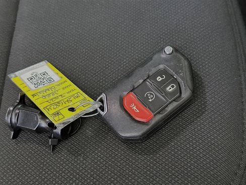 Used 2021 Jeep Gladiator Sport AWD/4WD image 22