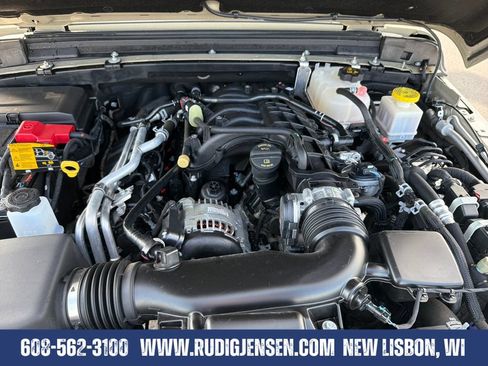 Used 2022 Jeep Gladiator Rubicon w/ LED Lighting Group AWD/4WD image 22