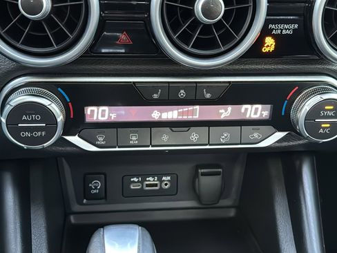 Used 2024 Nissan Sentra SR w/ SR Premium Package image 27