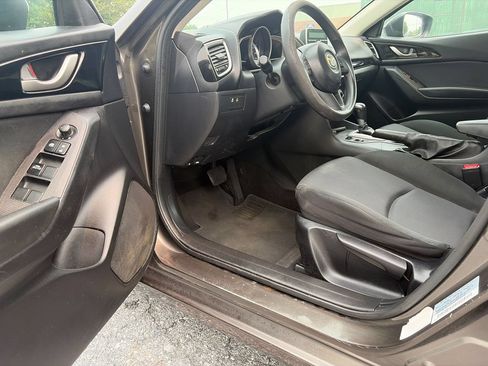 Used 2014 MAZDA MAZDA3 i Sport FWD image 6