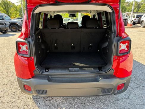 Used 2022 Jeep Renegade Latitude AWD/4WD image 23