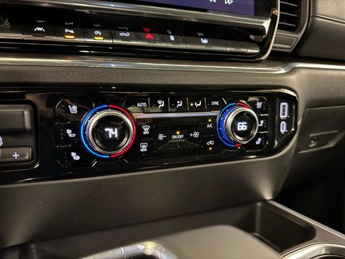 Used 2024 GMC Sierra 1500 SLT w/ SLT Premium Plus Package image 29