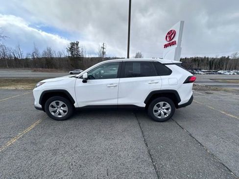 Used 2023 Toyota RAV4 LE image 6