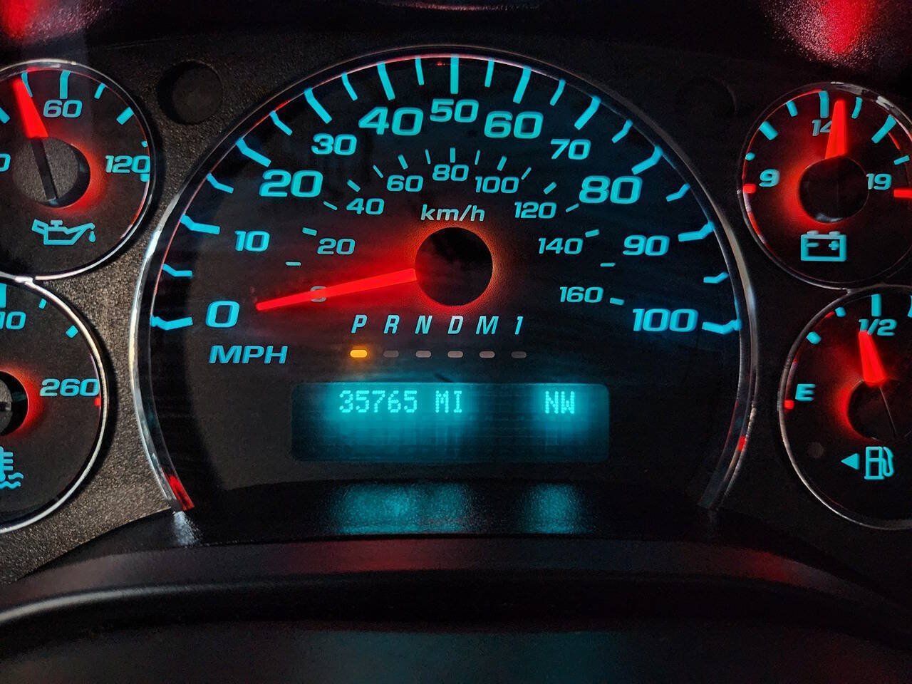 Used 2025 Chevrolet Express 3500 LT w/ LT Preferred Equipment Group RWD image 7
