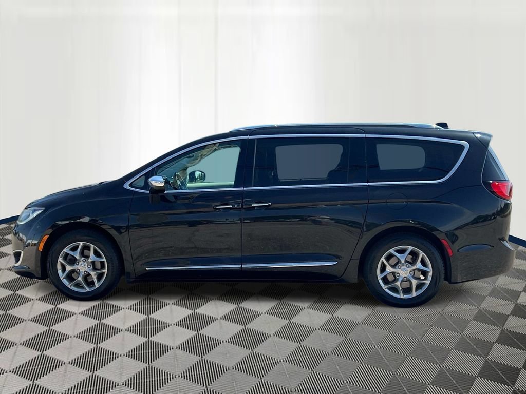 Used 2019 Chrysler Pacifica Limited FWD image 2