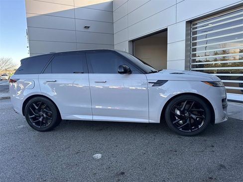 Certified 2025 Land Rover Range Rover Sport Dynamic SE image 9