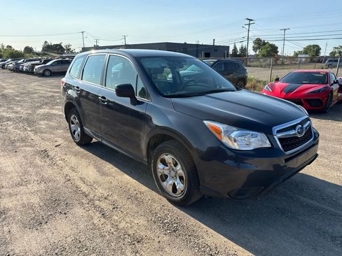 Used 2016 Subaru Forester 2.5i AWD/4WD image 4