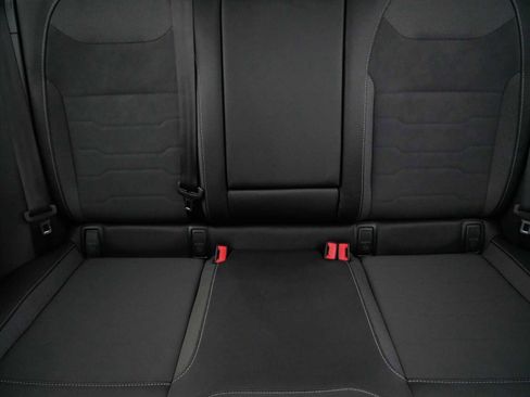Certified 2025 Volkswagen Taos SE AWD/4WD image 13