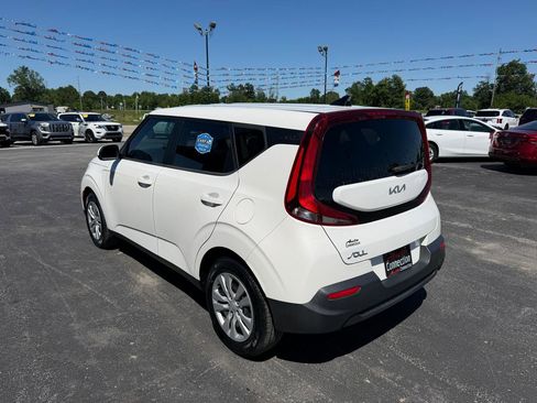 Used 2022 Kia Soul LX FWD image 7