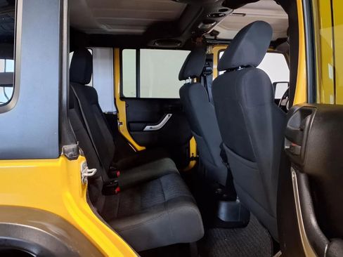 Used 2011 Jeep Wrangler Unlimited Rubicon w/ Trailer Tow Group image 9