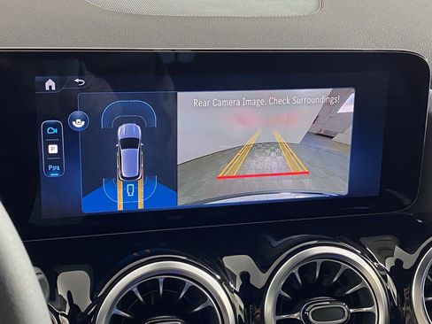 Certified 2025 Mercedes-Benz GLA 250 4MATIC image 24