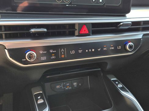 Used 2025 Kia Sorento EX w/ EX Panoramic Sunroof Package AWD/4WD image 30