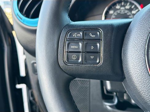 Used 2013 Jeep Wrangler Unlimited Rubicon w/ Connectivity Group image 32