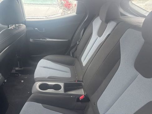 Used 2020 Hyundai Veloster 2.0 image 7