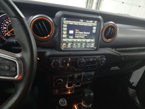 Used 2023 Jeep Gladiator Mojave w/ Cold Weather Group AWD/4WD image 12