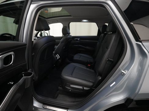 Certified 2023 Kia Sorento SX image 16