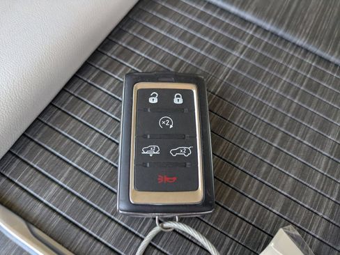 Used 2024 Jeep Wagoneer Series III AWD/4WD image 35