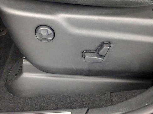 Used 2019 Jeep Grand Cherokee Limited image 14