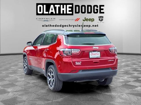 Used 2025 Jeep Compass Limited AWD/4WD image 3