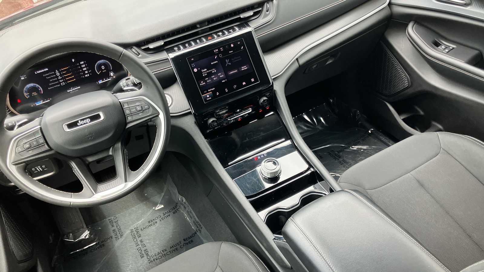 Used 2023 Jeep Grand Cherokee Laredo AWD/4WD image 22