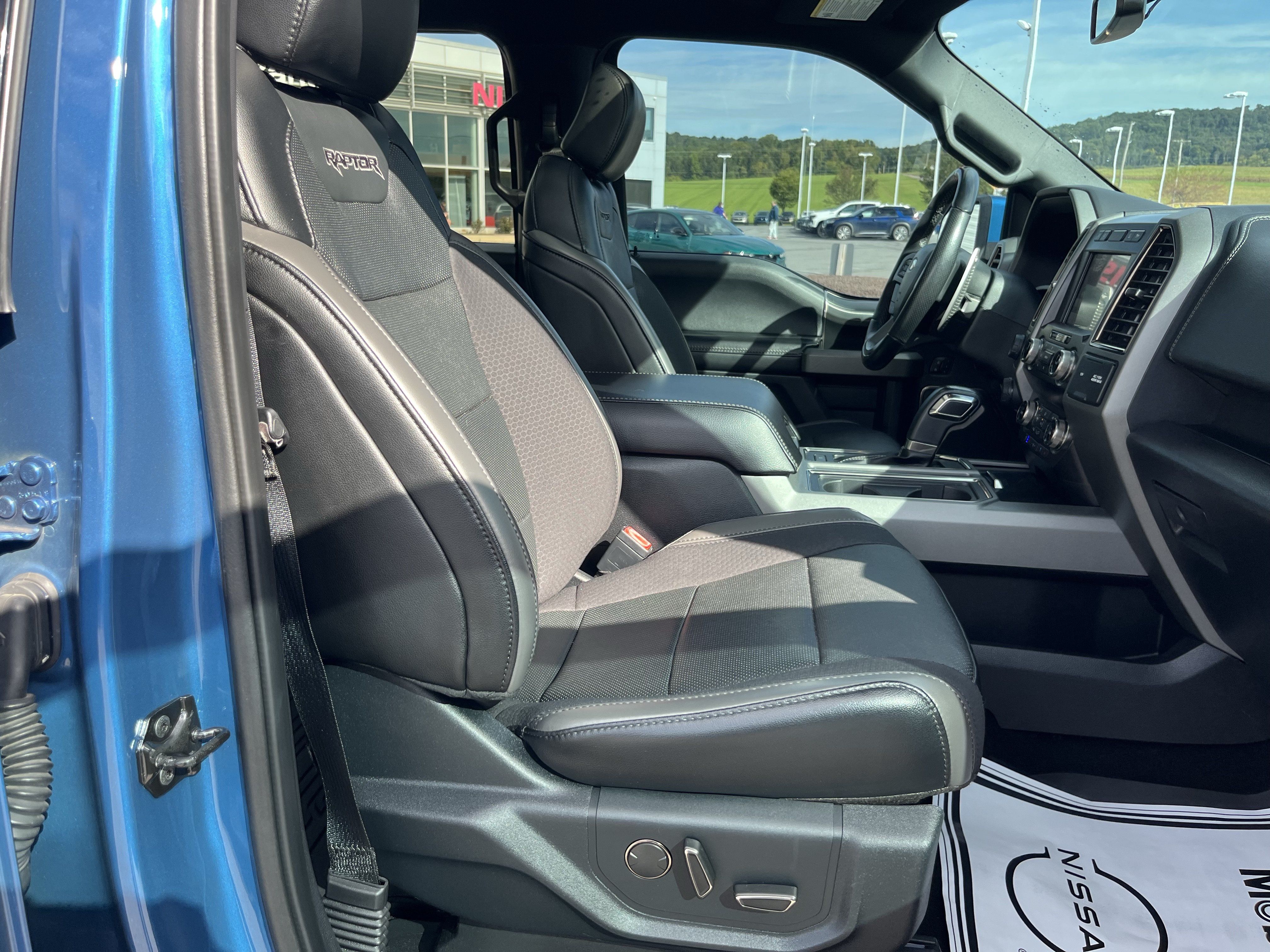 Used 2020 Ford F150 Raptor w/ Equipment Group 802A Luxury AWD/4WD image 3