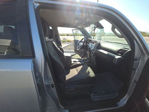 Used 2022 Toyota 4Runner SR5 AWD/4WD image 22