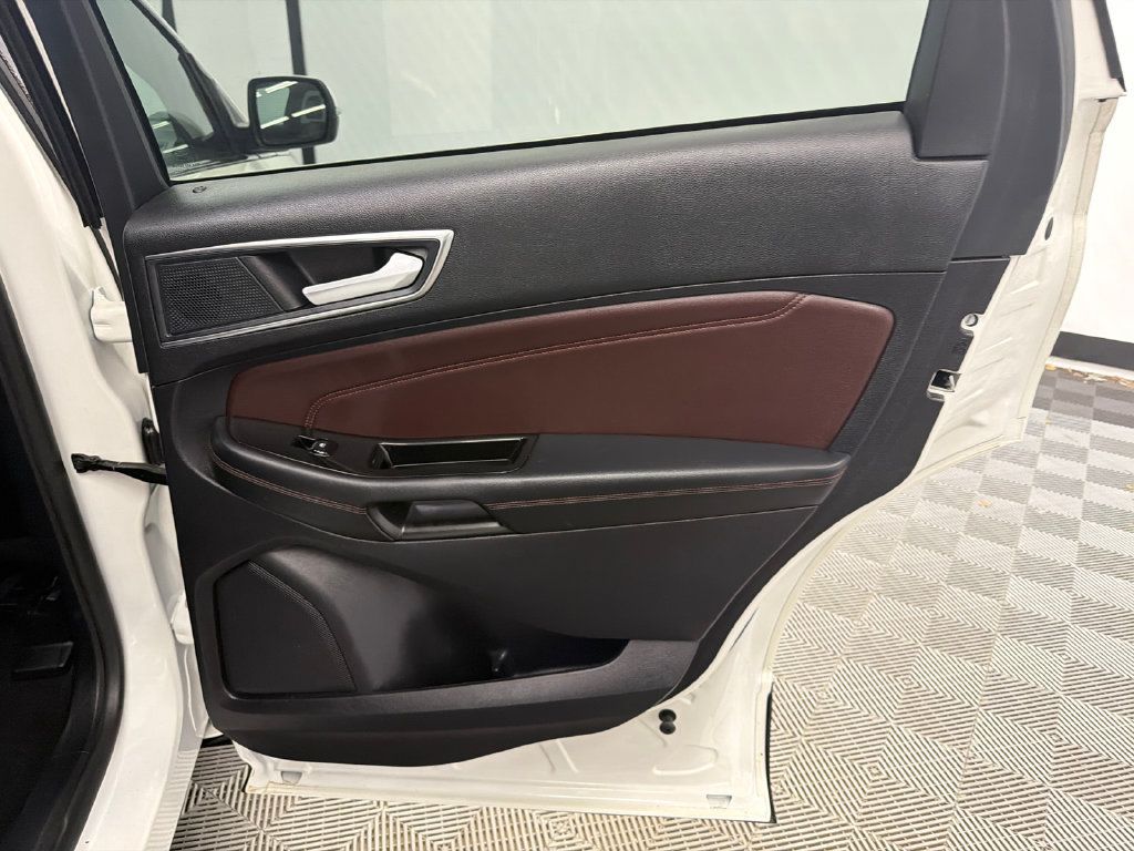 Used 2020 Ford Edge Titanium w/ Equipment Group 301A FWD image 18