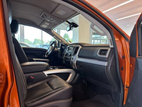 Used 2019 Nissan Titan PRO-4X w/ Pro-4x Convenience Package AWD/4WD image 24