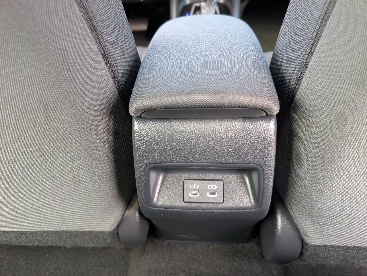 Used 2025 Toyota Corolla LE w/ Carpet Mat Package (TMS) FWD image 7