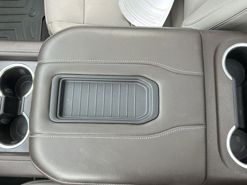 Used 2023 GMC Yukon XL SLT image 19