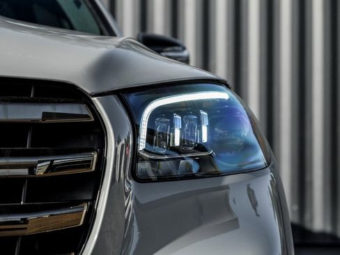 New 2026 Mercedes-Benz GLS 580 4MATIC image 6