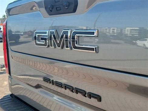 Used 2024 GMC Sierra 1500 AT4 w/ Technology Package image 7