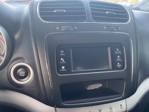 Used 2020 Dodge Journey SE w/ SE Popular Equipment Group image 14
