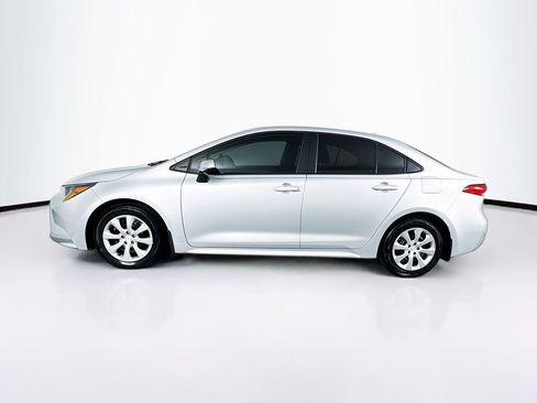 Used 2025 Toyota Corolla LE FWD image 6