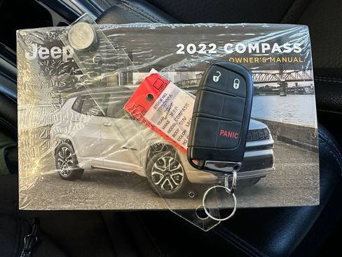 Certified 2022 Jeep Compass Latitude AWD/4WD image 8