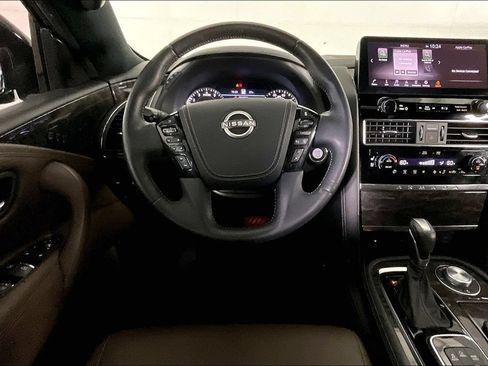 Used 2023 Nissan Armada Platinum w/ Captain's Chairs Package AWD/4WD image 8