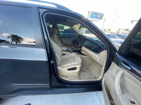 Used 2011 BMW X5 xDrive35i w/ Technology Pkg AWD/4WD image 4