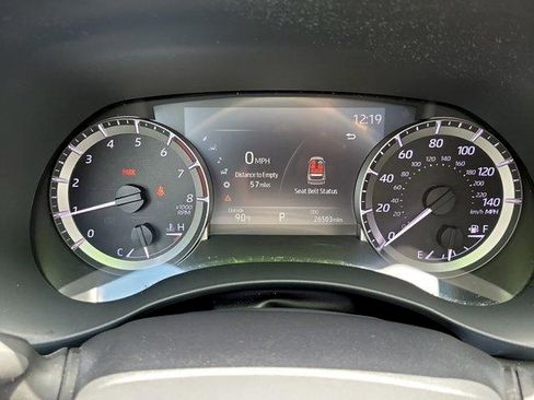 Used 2023 Toyota Highlander XLE FWD image 28