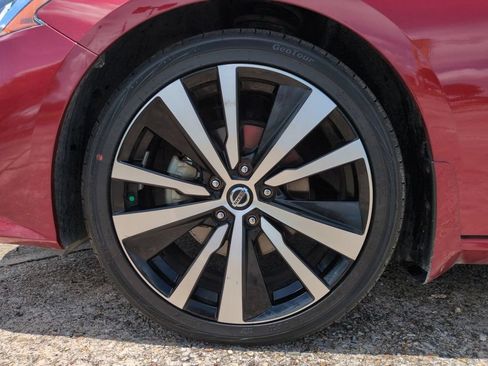 Used 2022 Nissan Altima 2.5 SR FWD image 12