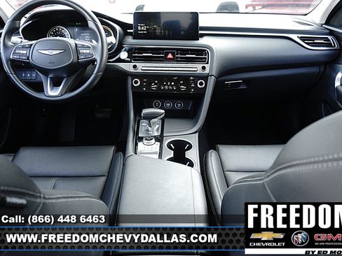 Used 2025 Genesis G70 2.5T RWD image 7