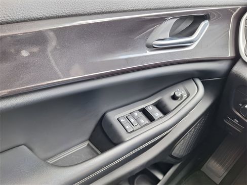 Used 2023 Jeep Grand Cherokee L Altitude image 17