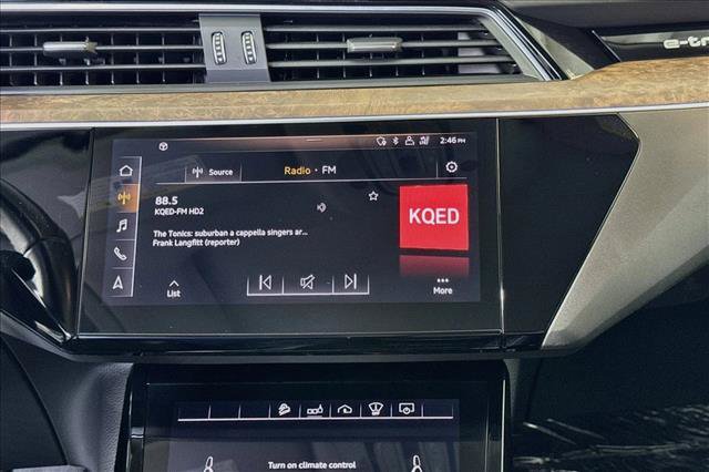 Used 2019 Audi e-tron Prestige w/ Prestige Package AWD/4WD image 15