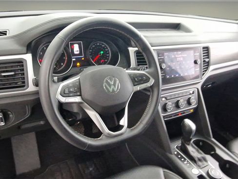 Used 2021 Volkswagen Atlas SE w/ Panoramic Sunroof Package image 12